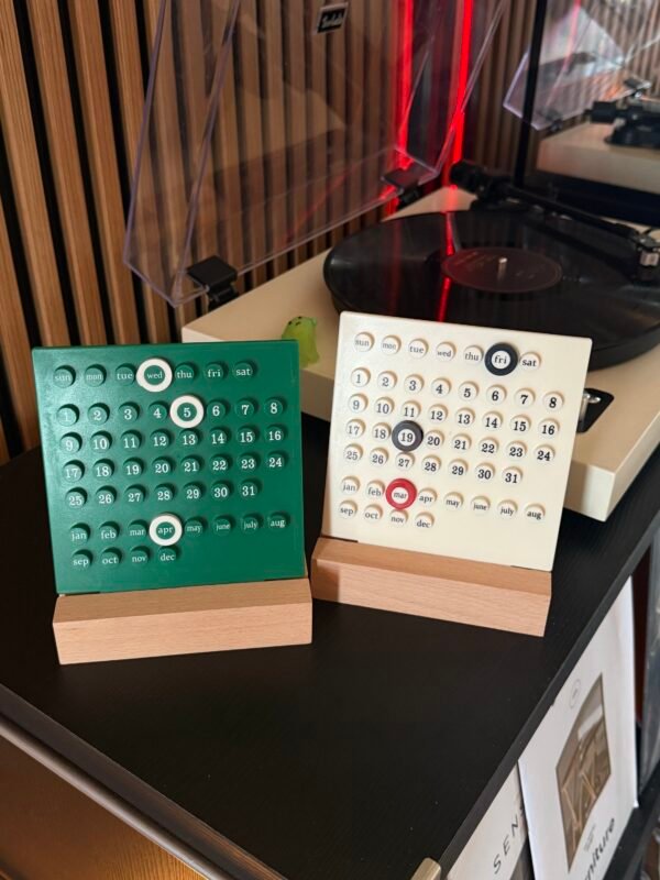 Table ring-a-date calendar