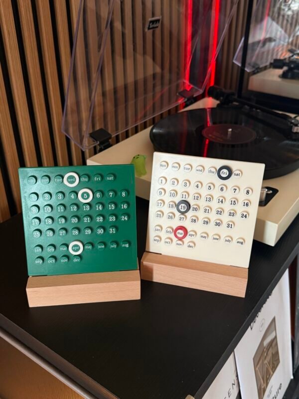 Table ring-a-date calendar