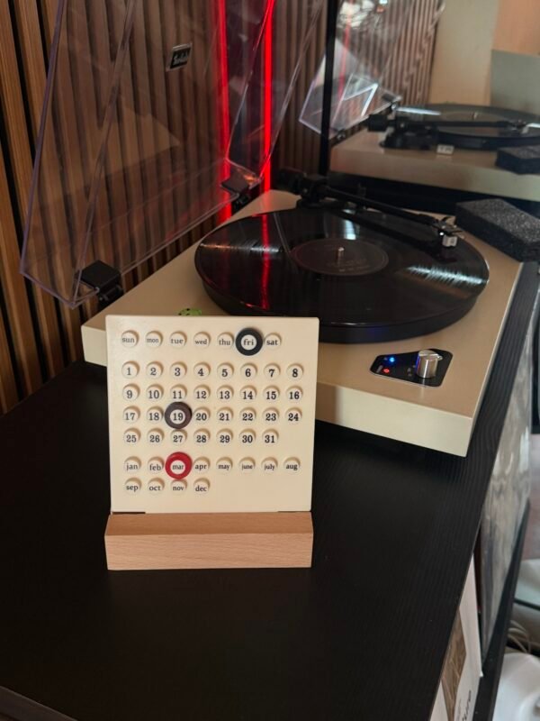 Table ring-a-date calendar